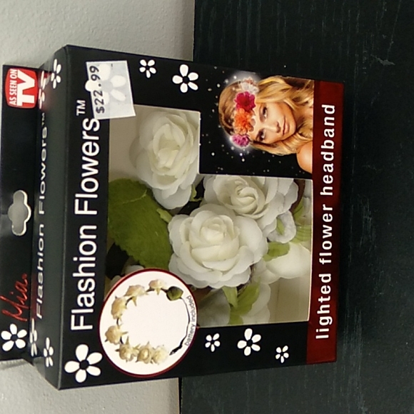 2 for $20 NIB LIGHTED FLOWER HEADBAND - Picture 1 of 4